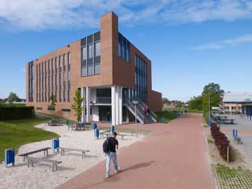 Schoolgebouw de Lingeborgh